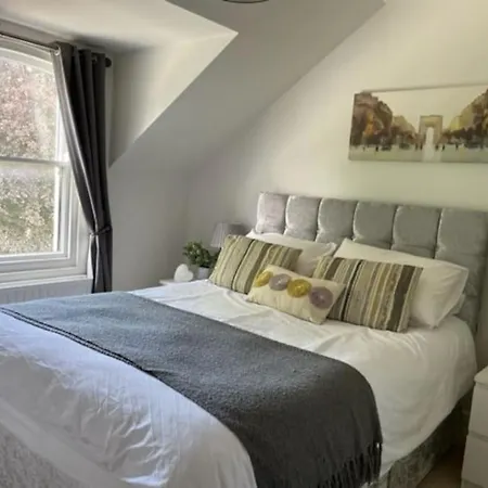Luxury Town Centre Stay Ballycastle Exterior photo