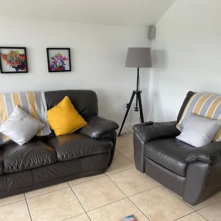 Luxury Town Centre Stay Ballycastle Exterior photo