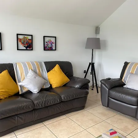 Luxury Town Centre Stay Ballycastle Exterior photo